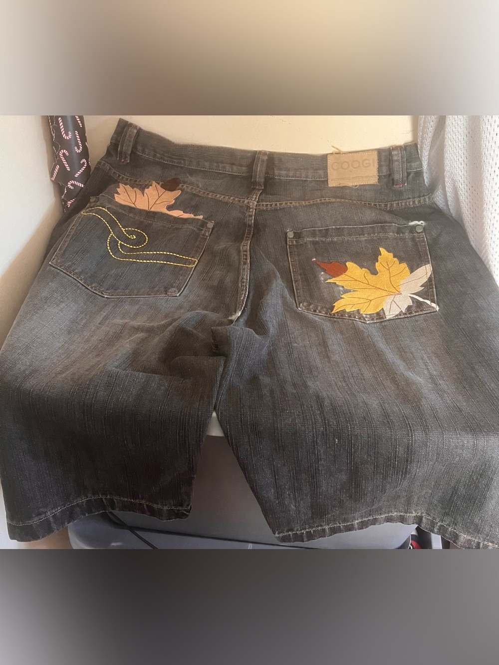 size 40 coogi denim jeans shorts jorts bottoms y2k embroidered